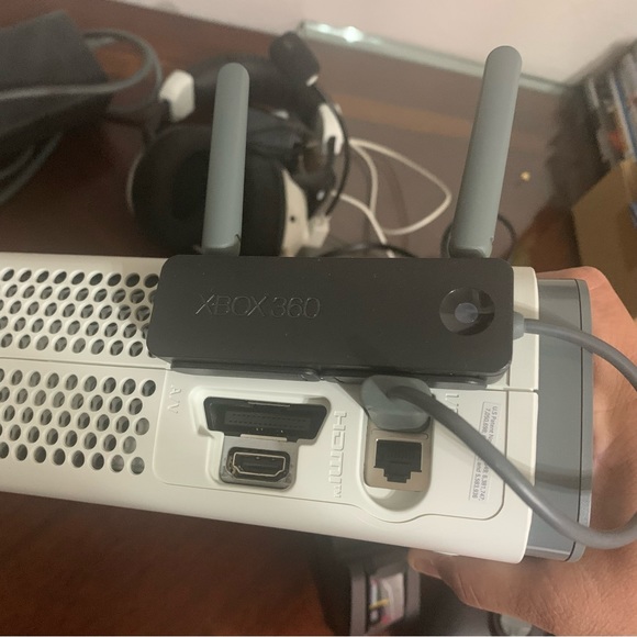 Xbox 360 Console Bundle with 3 Controllers 60gb - Picture 11 of 16